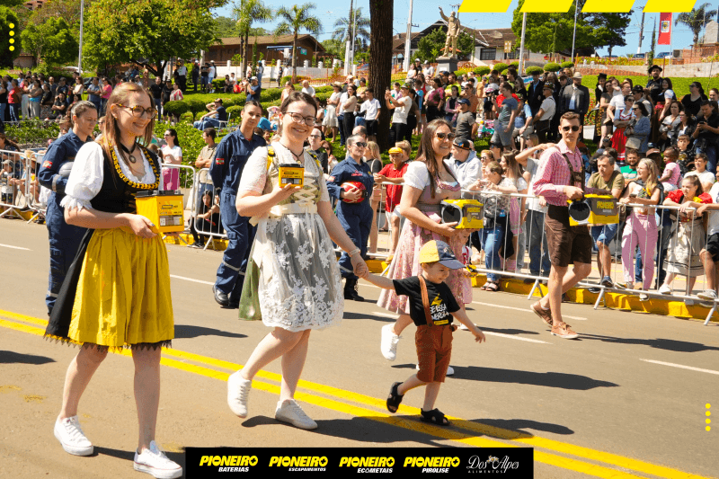 Grupo Pioneiro participa do Desfile Histórico em celebração aos 91 anos de imigração austríaca em Treze Tílias
