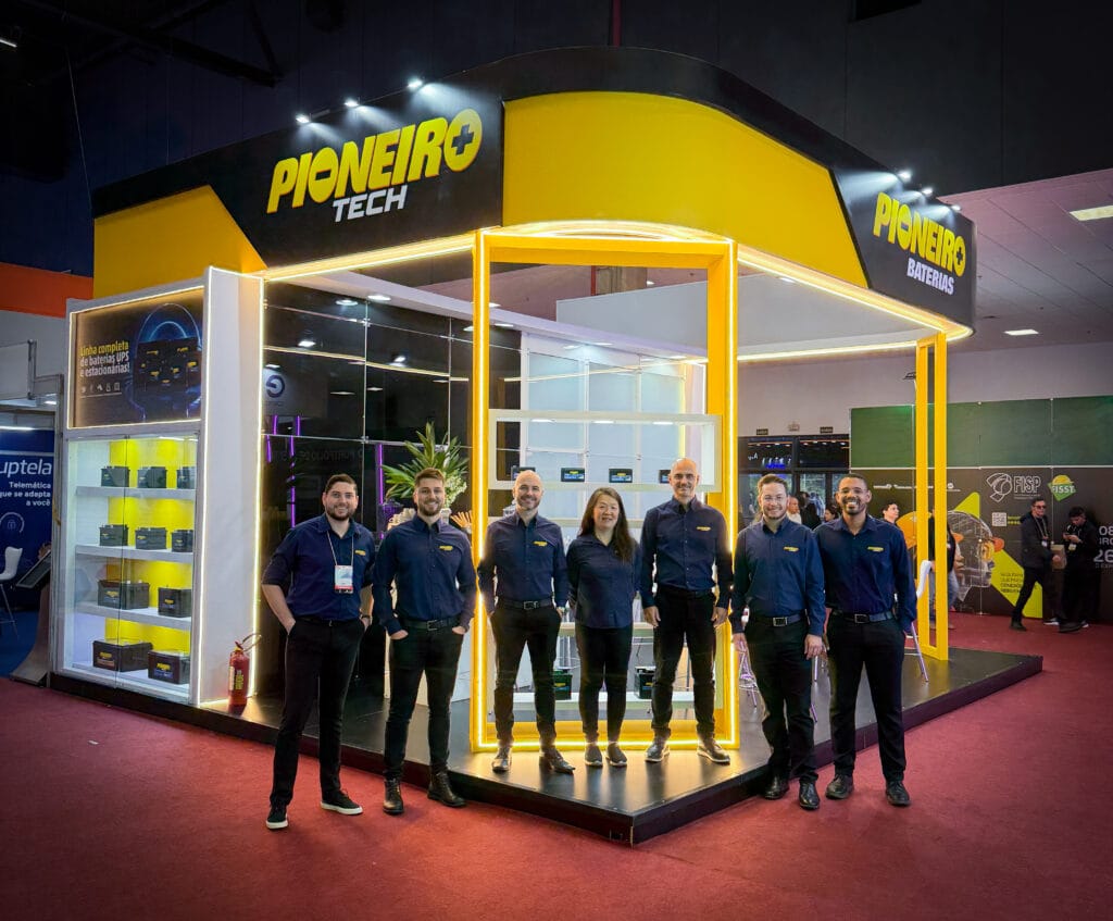 Baterias Pioneiro apresenta soluções para energia e segurança eletrônica na Exposec 2026